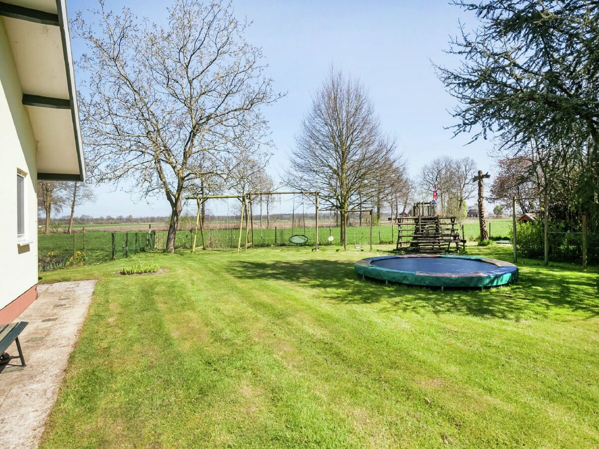 Holiday house Family residence with large garden - Outdoor photo 2