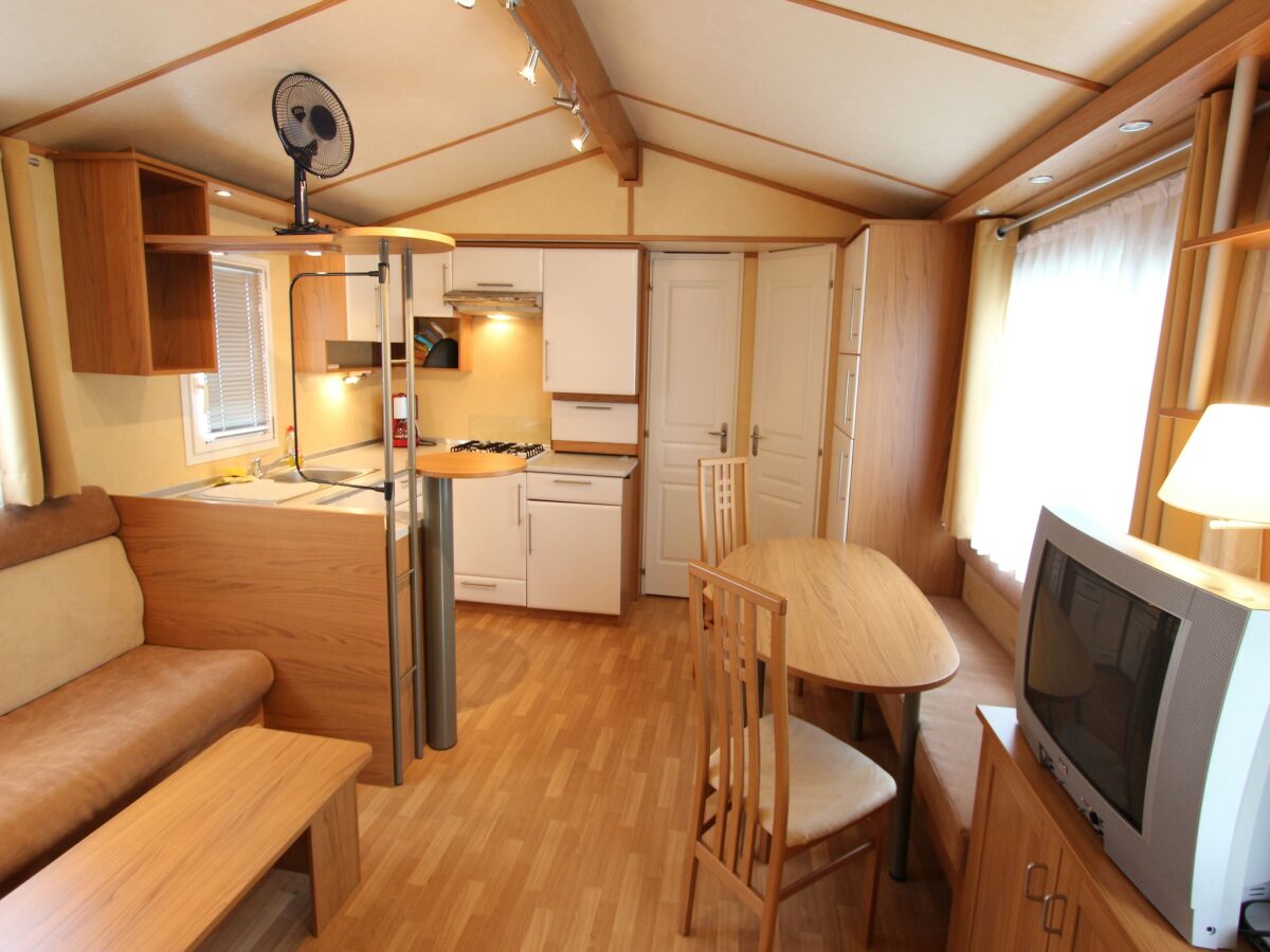 caravan Mobile Home by Völkermarkt Reservoir - Features photo 5