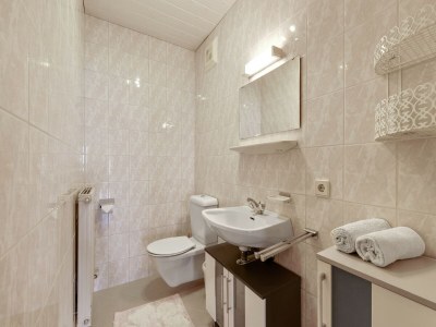 Apartment Apartment in Afritz near Ski Resorts - Features photo 32