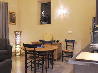 Holiday apartment with charm and views of the Vaucluse mountains - 307 APT - Features photo 11