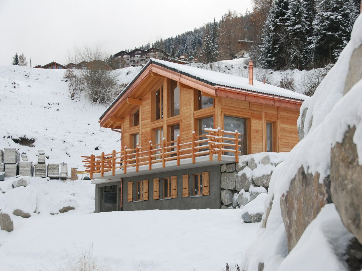 Chalet Chalet in La Tzoumaz near Ski Slopes