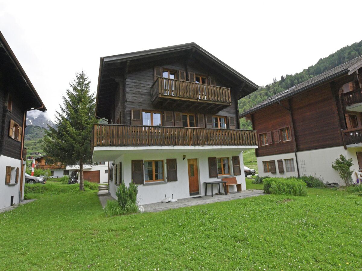 Apartment Apartment in Fieschertal with Swiss Alps Views - Outdoor photo 5