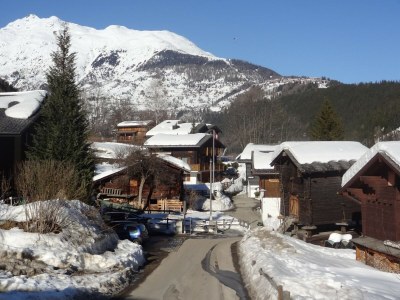 Chalet Chalet in Wiler near Ski Lift & Views - Environment photo 19