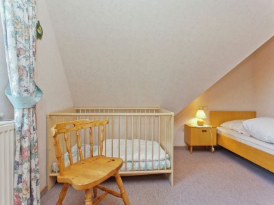 Holiday house Holiday home in the Knüllgebirge with balcony - Features photo 24