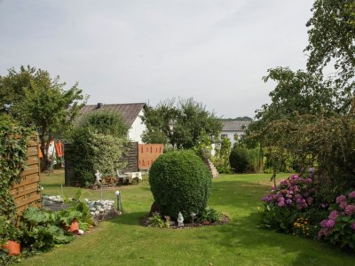 Apartment Attraktive Wohnung in Bettenfeld mit Garten - Outdoor photo 5