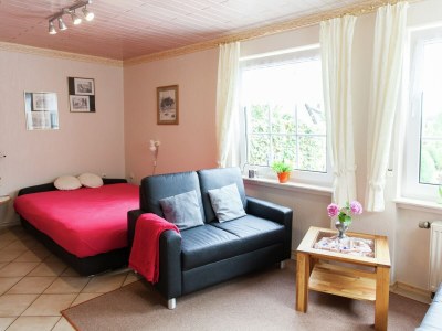 Apartment Attraktive Wohnung in Bettenfeld mit Garten - Features photo 11