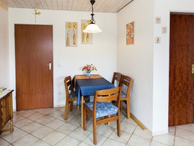 Apartment Attraktive Wohnung in Bettenfeld mit Garten - Features photo 12