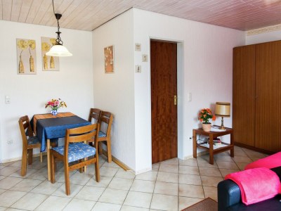 Apartment Attraktive Wohnung in Bettenfeld mit Garten - Features photo 13
