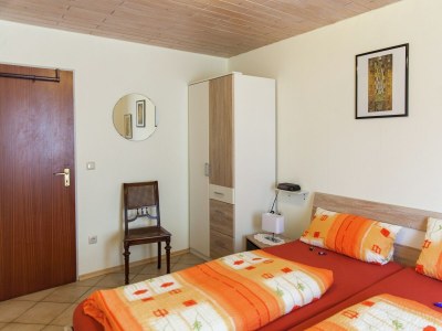 Apartment Attraktive Wohnung in Bettenfeld mit Garten - Features photo 16