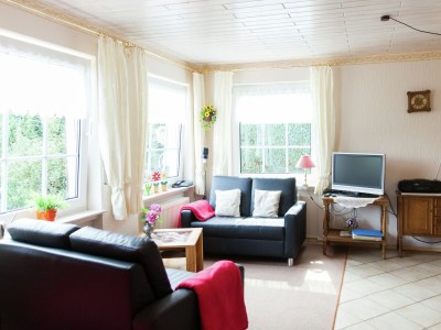 Apartment Attraktive Wohnung in Bettenfeld mit Garten - Features photo 23