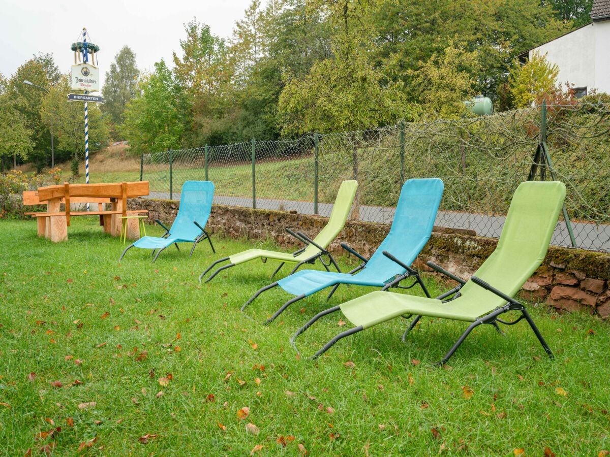 Apartment Gemütliche Wohnung mit Terrasse in Meisburg - Outdoor photo 3