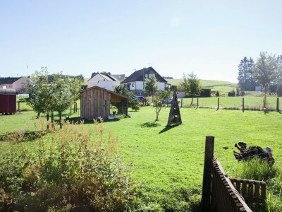 Apartment Halenfeld Family Farm Stay - Outdoor photo 12