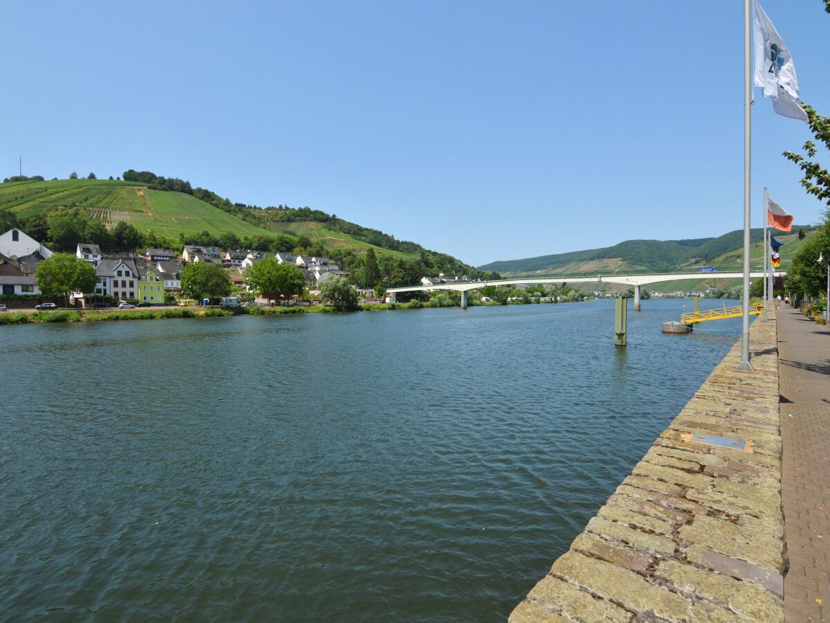 Apartment Apartment in Zell near Mosel River & Vineyards - Outdoor photo 4