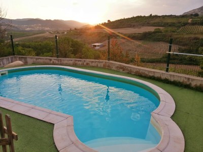 Cottage Spacious Wine Cellar Mansion - Outdoor photo 9