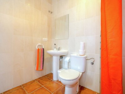 Cottage Spacious Wine Cellar Mansion - Features photo 16