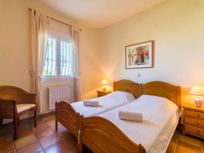 Villa Villa with Sea Breeze Charm - Features photo 9