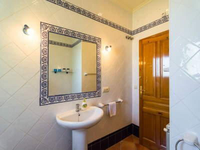 Villa Villa with Sea Breeze Charm - Features photo 17