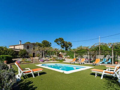 Cottage Belvilla by OYO La Masia de Cal Badia - Outdoor photo 7