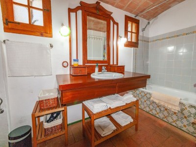 Cottage Villa in Spain near Costa Brava - Features photo 28