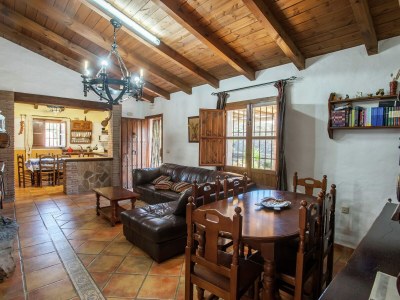 Holiday house Spacious Cottage with Pool - Features photo 18