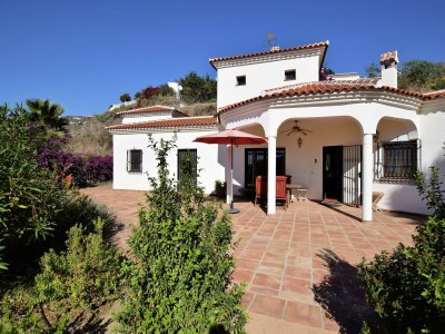 Villa Pool-Retreat in Arenas in Eastern Costa del Sol - Villa
