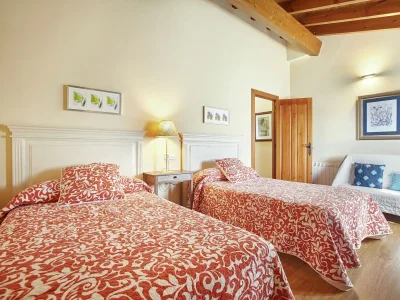 Cottage Herrenhaus in Nava mit Pool & Terrasse - Features photo 11