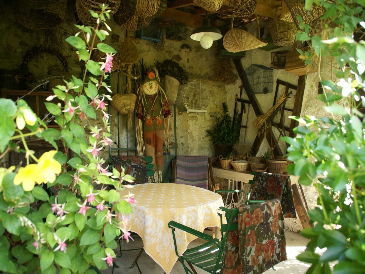 Holiday house Charming Gîte in France for a Private Getaway - Outdoor photo 3