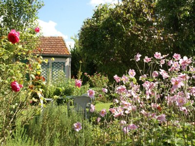 Holiday house Charming Gîte in France for a Private Getaway - Outdoor photo 6