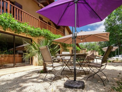 Holiday house Geräumiges Bauernhaus mit Pool - Outdoor photo 7