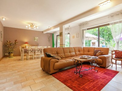 Holiday house Geräumiges Bauernhaus mit Pool - Features photo 21