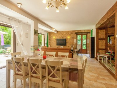 Holiday house Geräumiges Bauernhaus mit Pool - Features photo 26