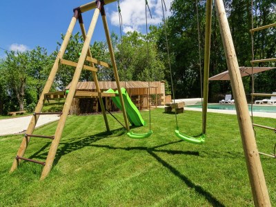 Holiday house Geräumiges Bauernhaus mit Pool - Outdoor photo 39