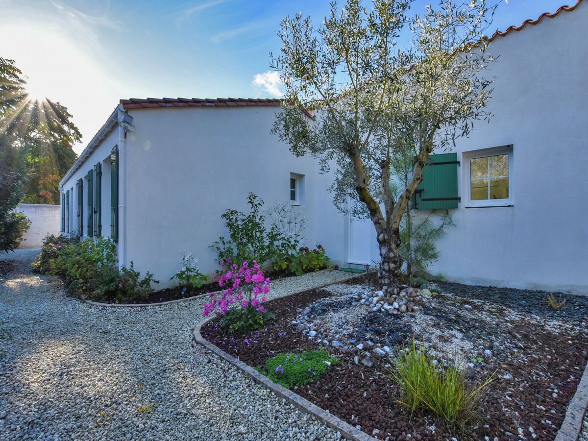 Holiday house Modernes Ferienhaus in Sainte-Marie-de-Ré in Meeresnähe