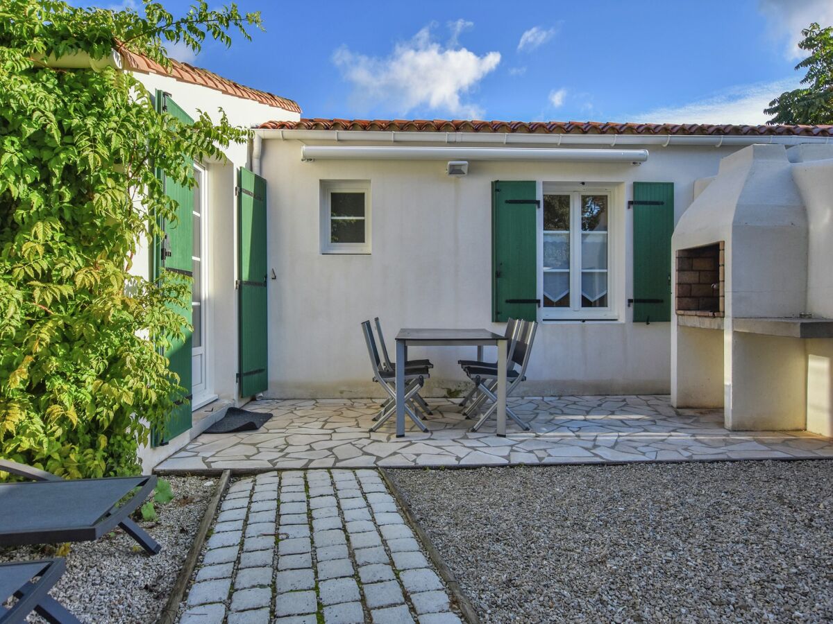 Holiday house Modernes Ferienhaus in Sainte-Marie-de-Ré in Meeresnähe - Outdoor photo 2