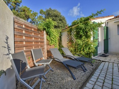 Holiday house Modernes Ferienhaus in Sainte-Marie-de-Ré in Meeresnähe - Outdoor photo 5