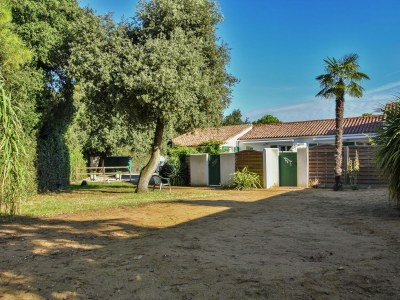 Holiday house Modernes Ferienhaus in Sainte-Marie-de-Ré in Meeresnähe - Outdoor photo 6