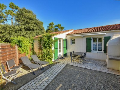 Holiday house Modernes Ferienhaus in Sainte-Marie-de-Ré in Meeresnähe - Outdoor photo 7