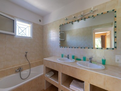 Villa Geräumige Villa mit Pool - Features photo 17