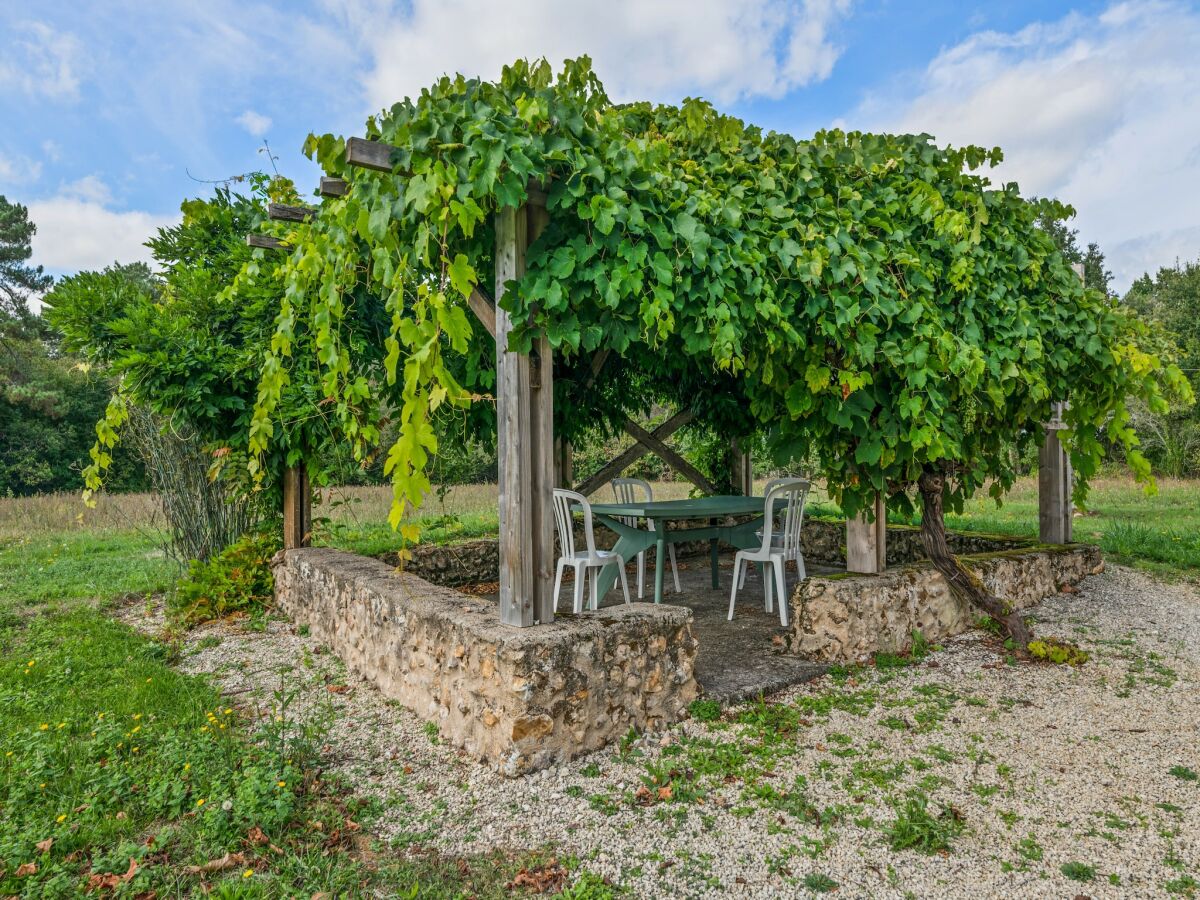 Holiday house Tranquil Escape in Cendrieux - Outdoor photo 3