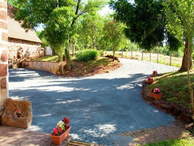 Holiday house Beautiful holiday home with pool in Teillots - Outdoor photo 15