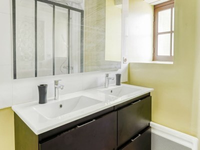 Holiday house Beautiful holiday home with pool in Teillots - Features photo 32