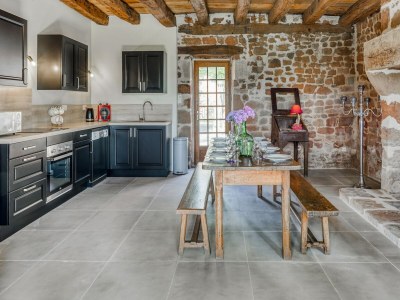 Holiday house Beautiful holiday home with pool in Teillots - Features photo 37