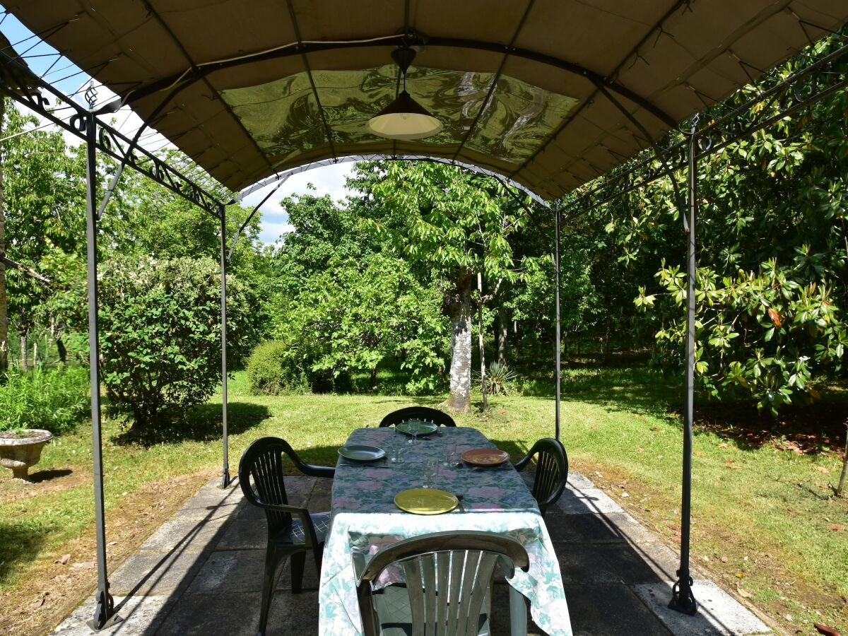 Holiday house Cosy holiday home with garden - Outdoor photo 2