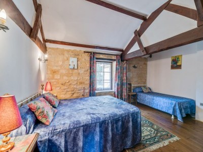 Holiday house Cosy holiday home with garden - Features photo 24