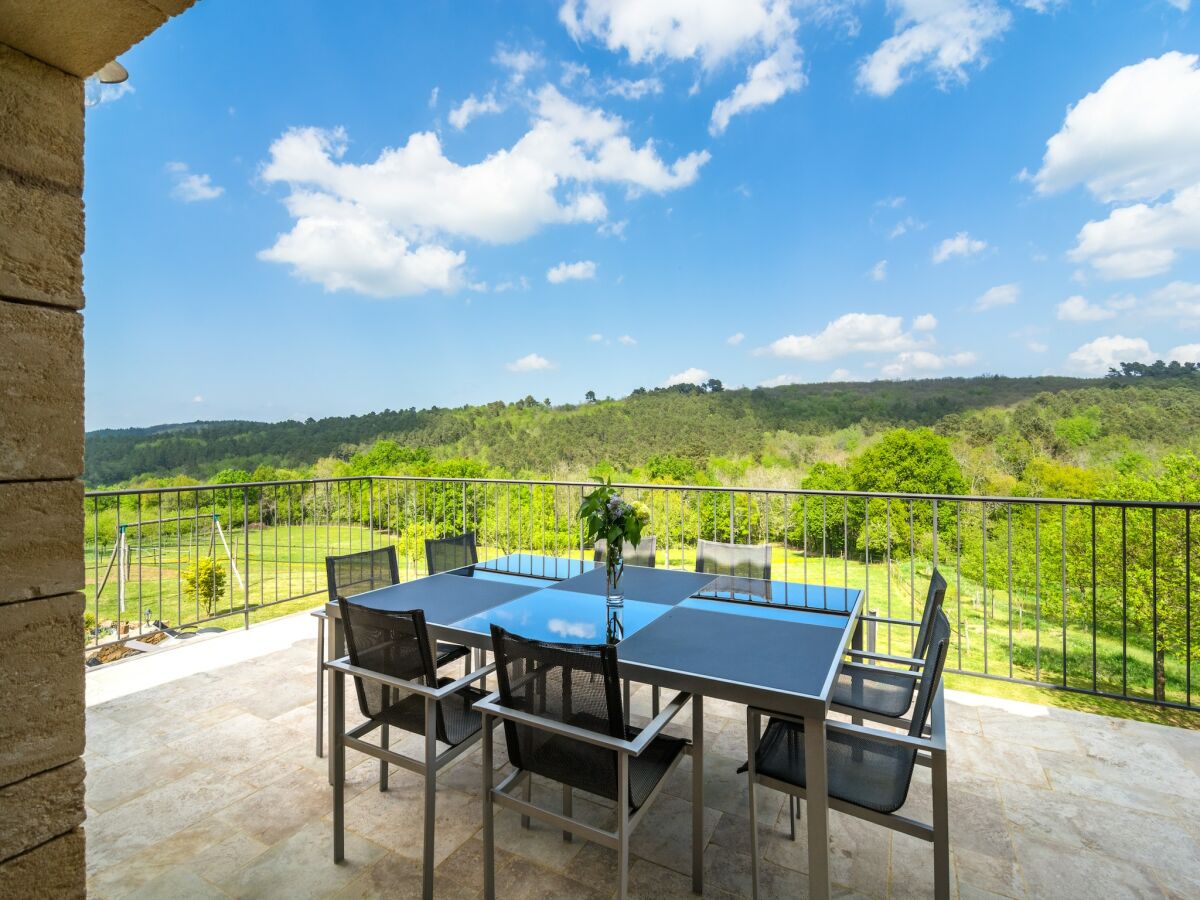 Holiday house Mazeyrolles Waldflucht - Outdoor photo 2