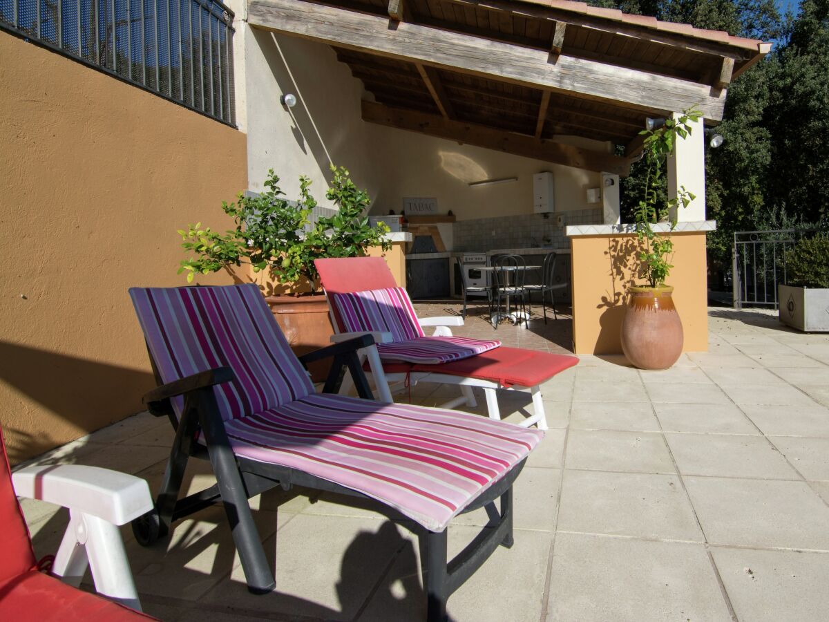 Villa Villa in Lédenon with Private Pool - Outdoor photo 4