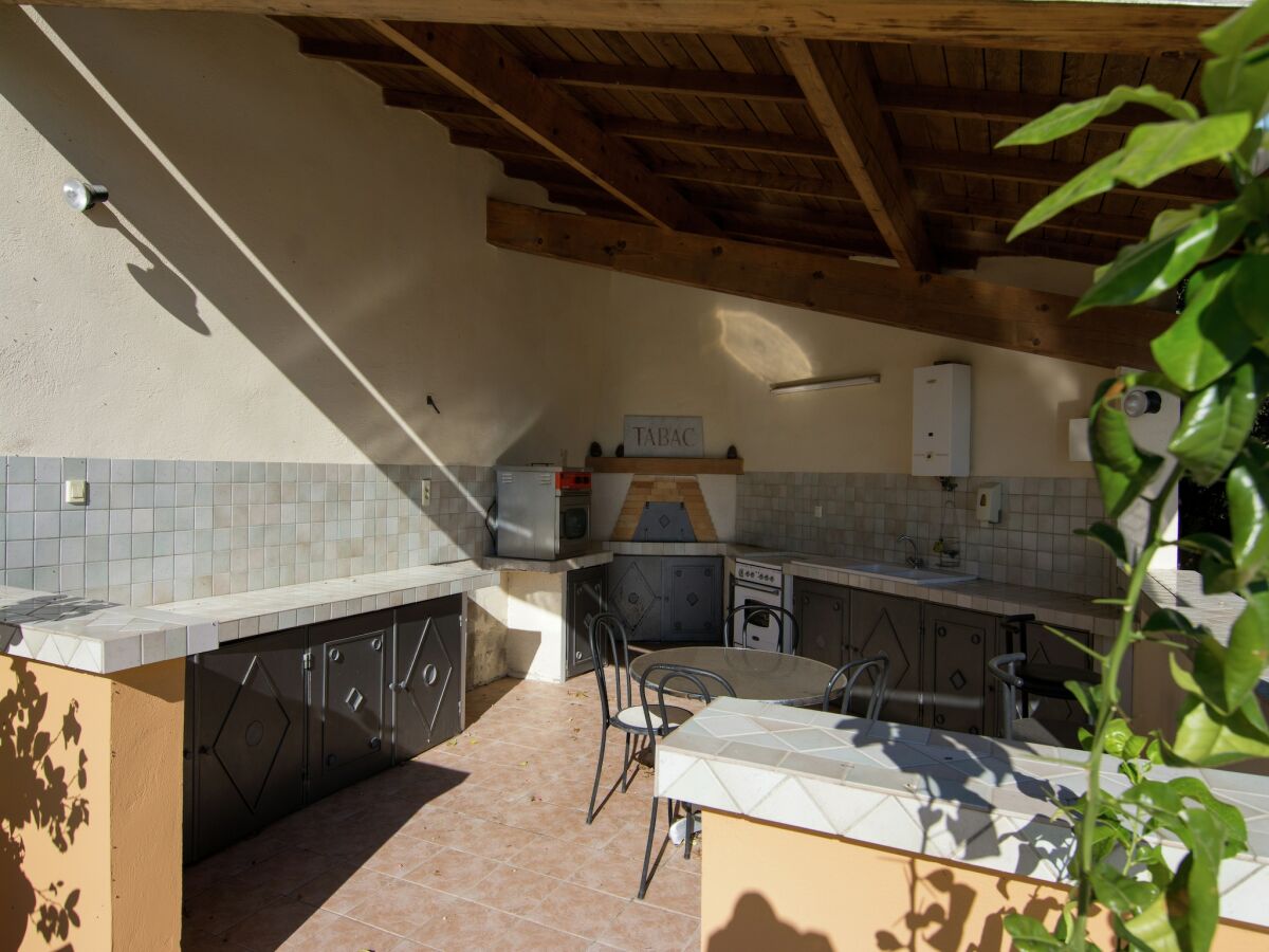 Villa Villa in Lédenon with Private Pool - Outdoor photo 5