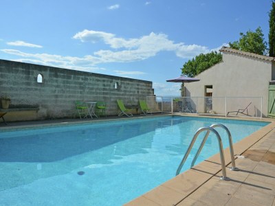Holiday house Einfache Villa in Barjac mit Swimmingpool - Outdoor photo 4