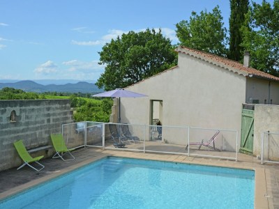 Holiday house Einfache Villa in Barjac mit Swimmingpool - Outdoor photo 5