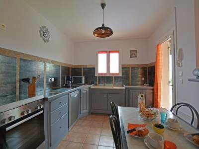 Villa Comfortable villa with swimming pool - Features photo 18